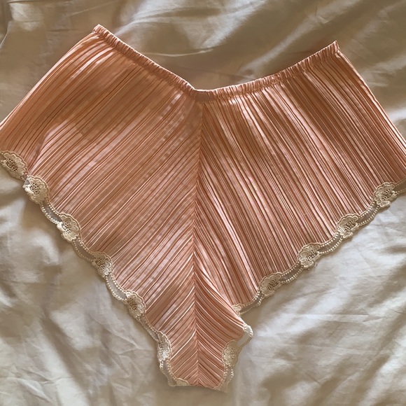 La Perla vintage pleated tap short size 3 - Picture 3 of 4